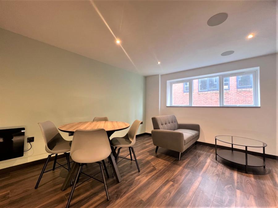 Flat Hanover Square in Hull