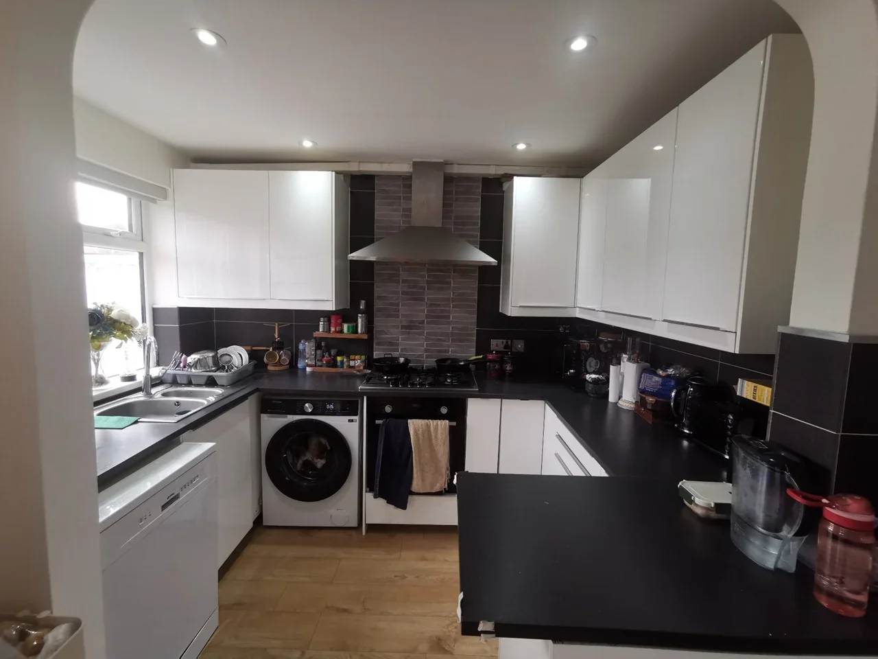 Room Collins Drive in Greater London