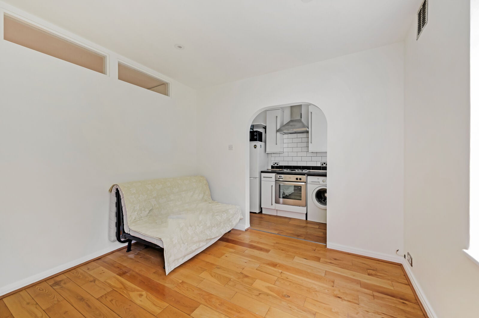 Flat Wyke Road in Greater London