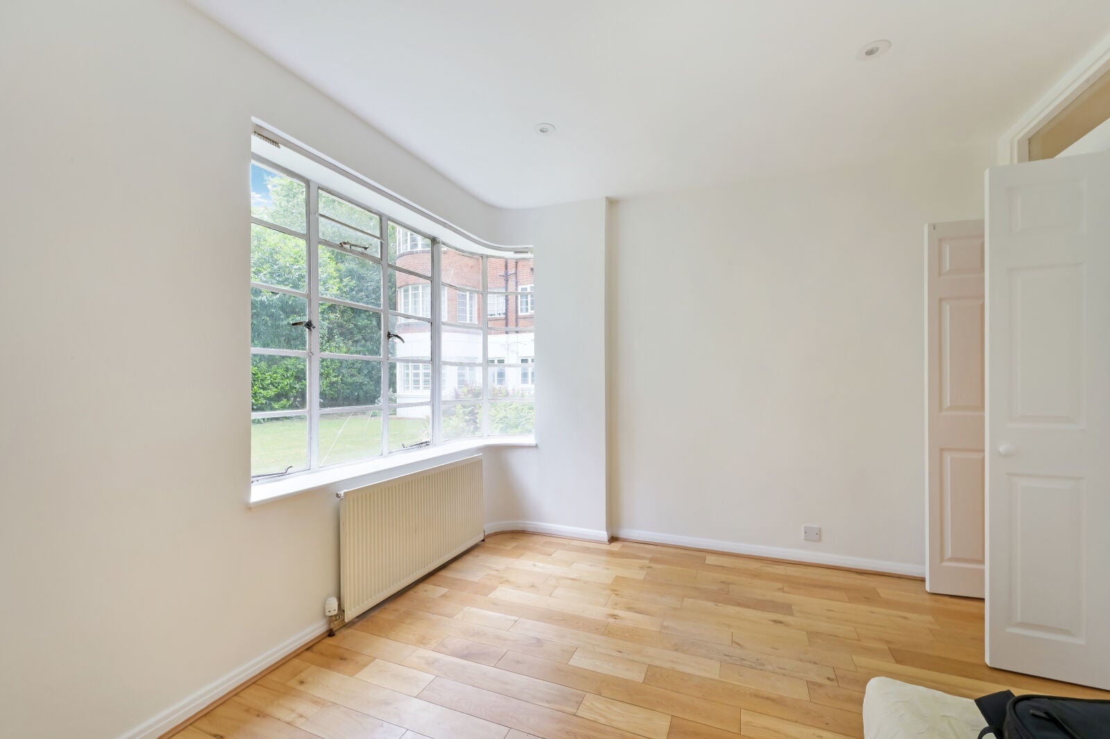 Flat Wyke Road in Greater London