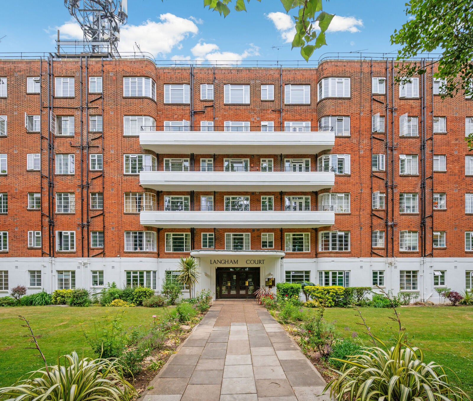 Flat Wyke Road in Greater London