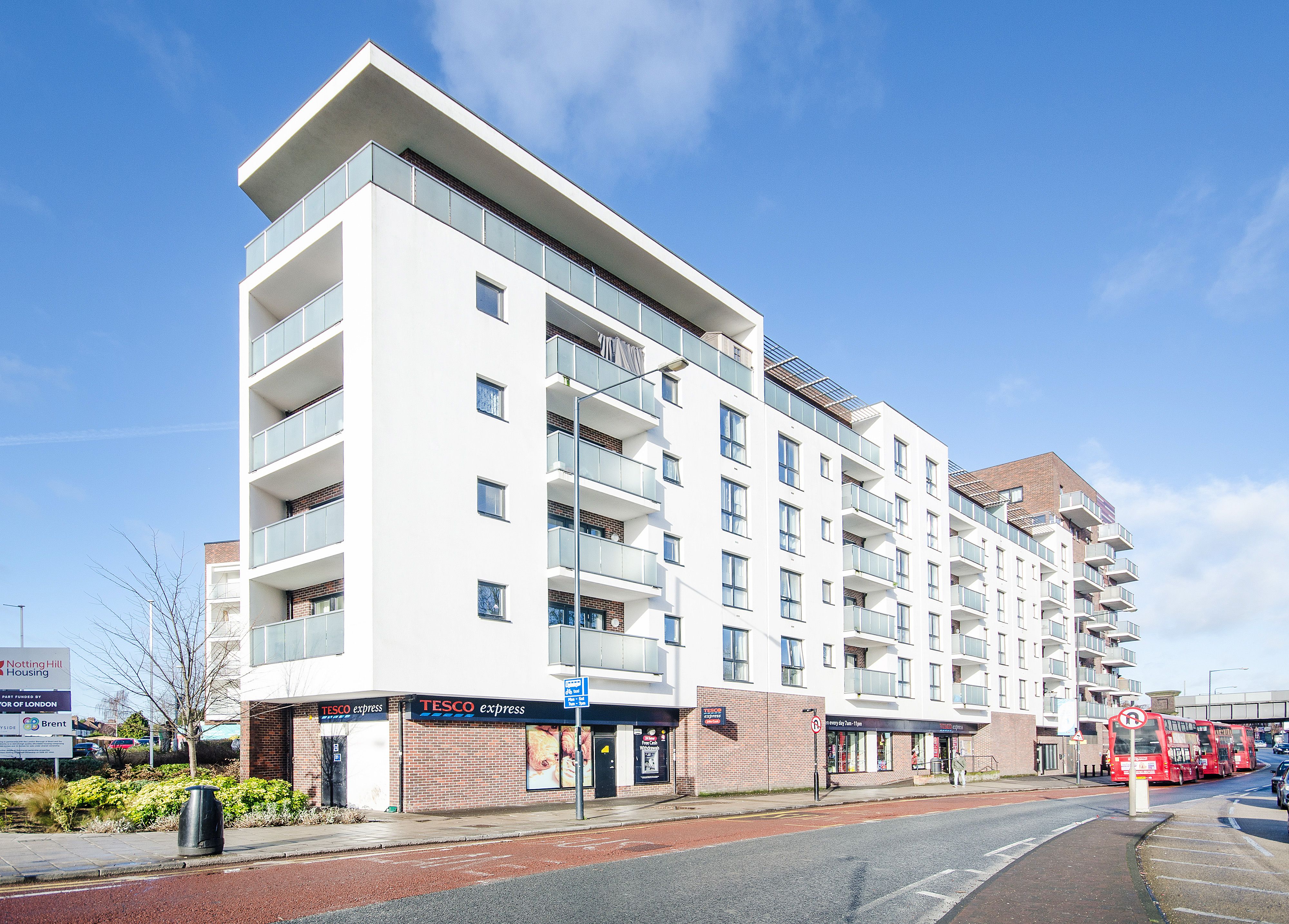 Flat Fishers Way in Greater London