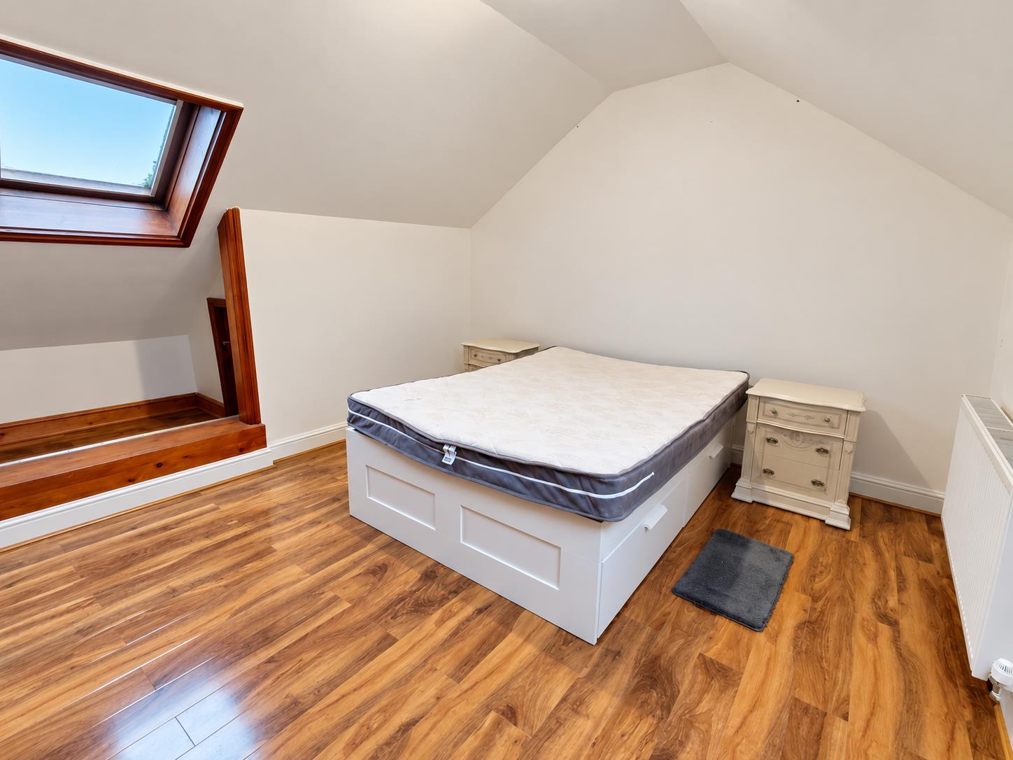 Flat Hamilton Road in Greater London