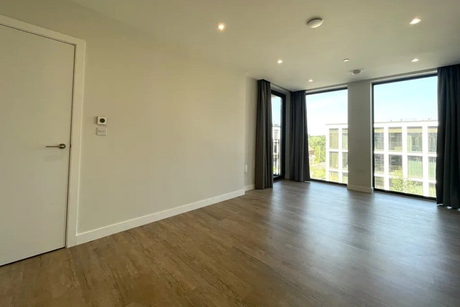 Flat Devonshire Avenue in Woking