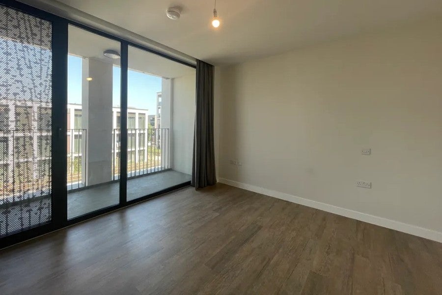 Flat Devonshire Avenue in Woking