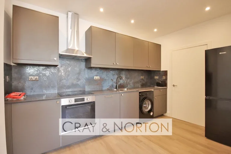 Flat North End in London