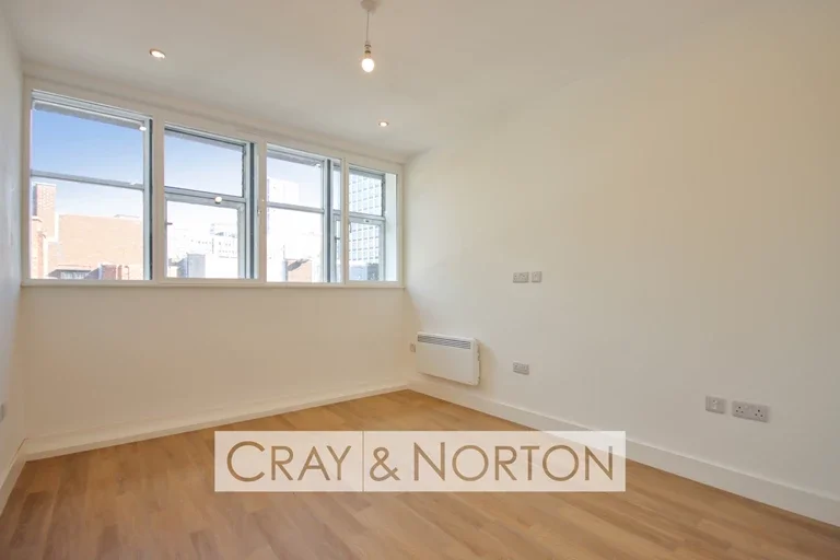 Flat North End in London