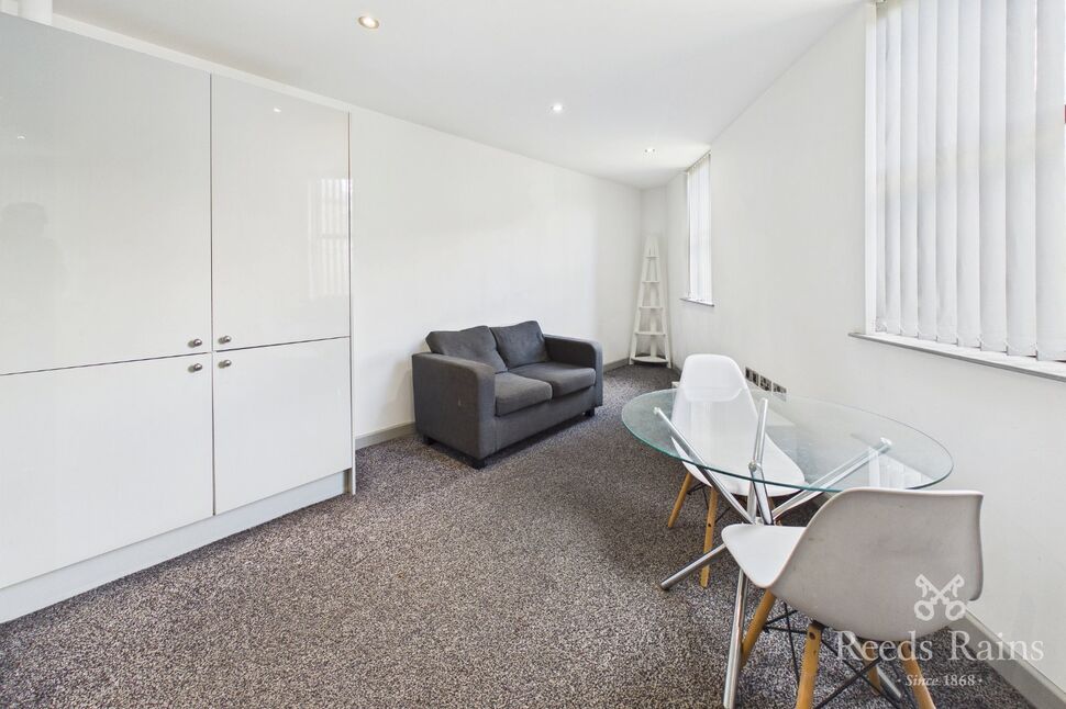Flat Blackwall in Calderdale