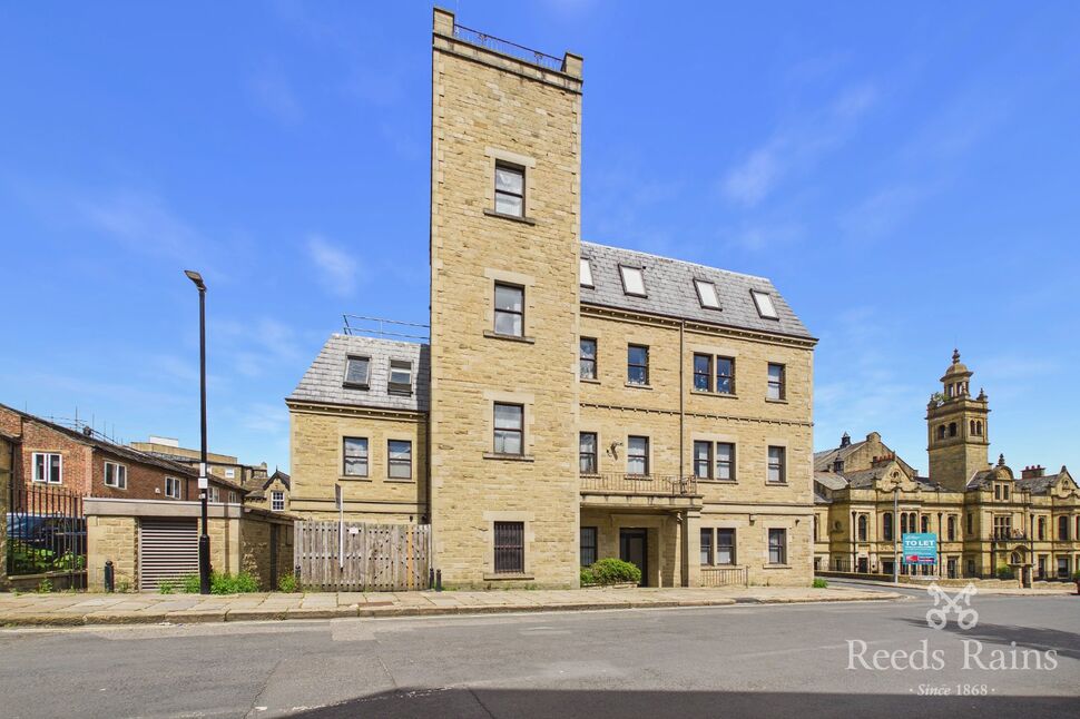 Flat Blackwall in Calderdale