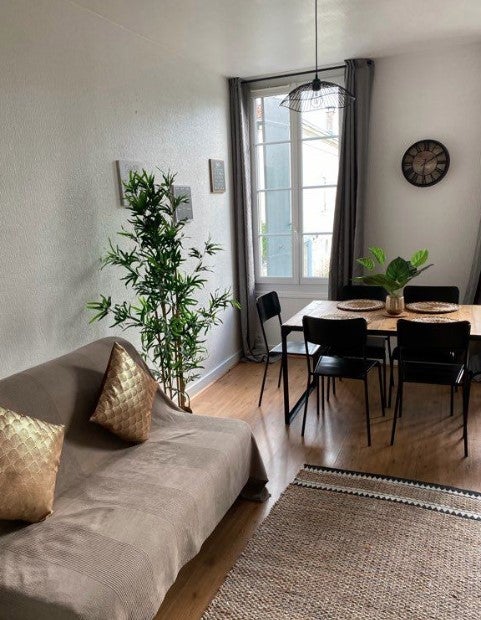 House Rue des Treilles in Libourne