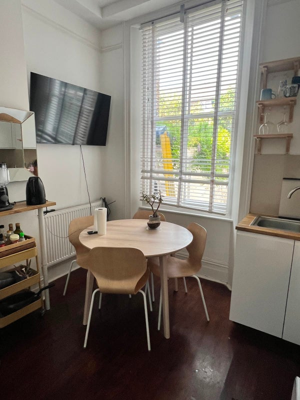 Room Weltje Road in Greater London