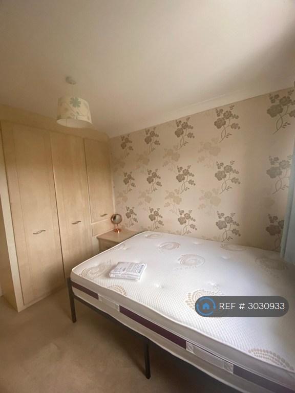 Room Thurlow Close in East Suffolk