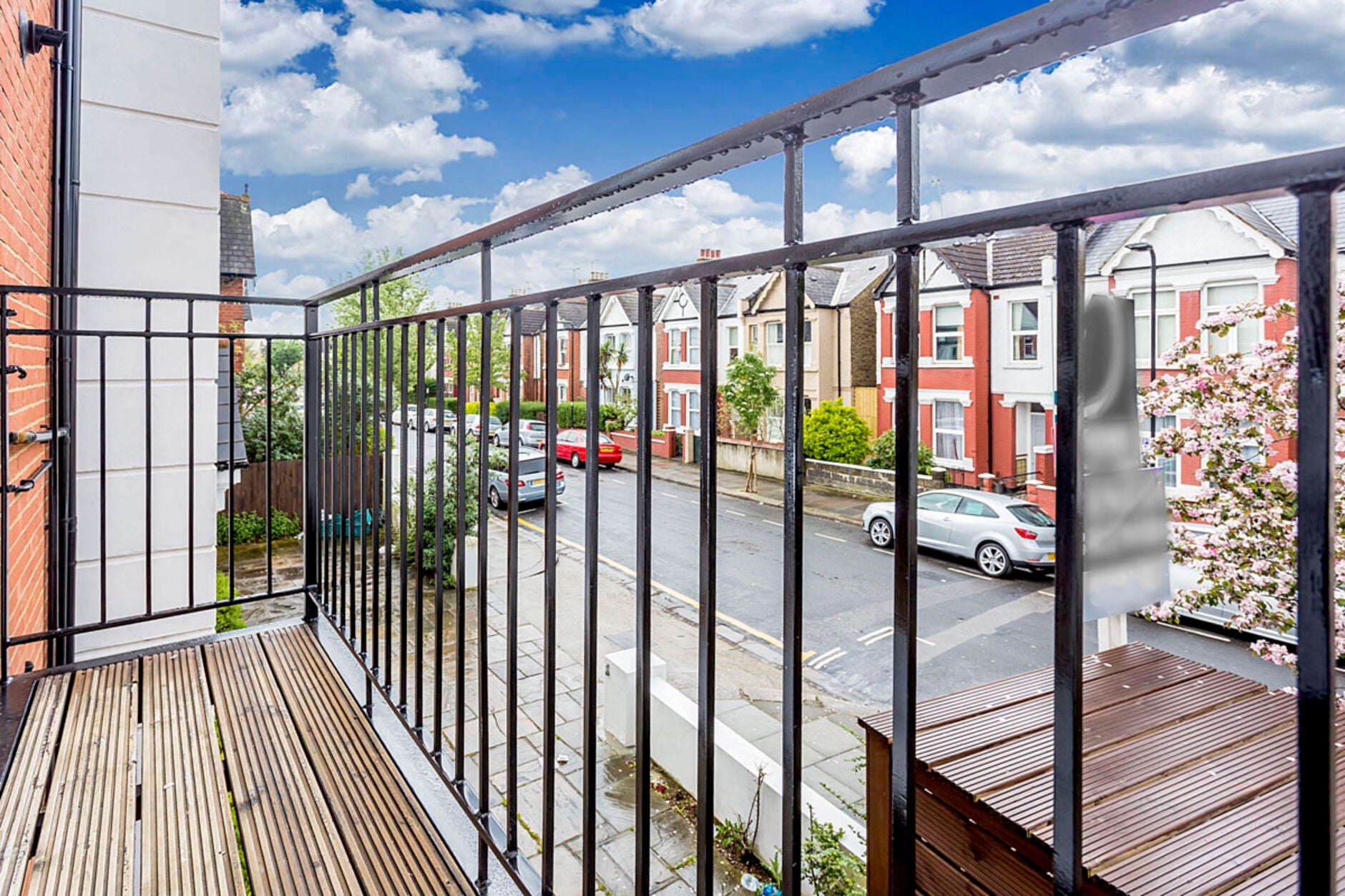House Davis Road in Greater London