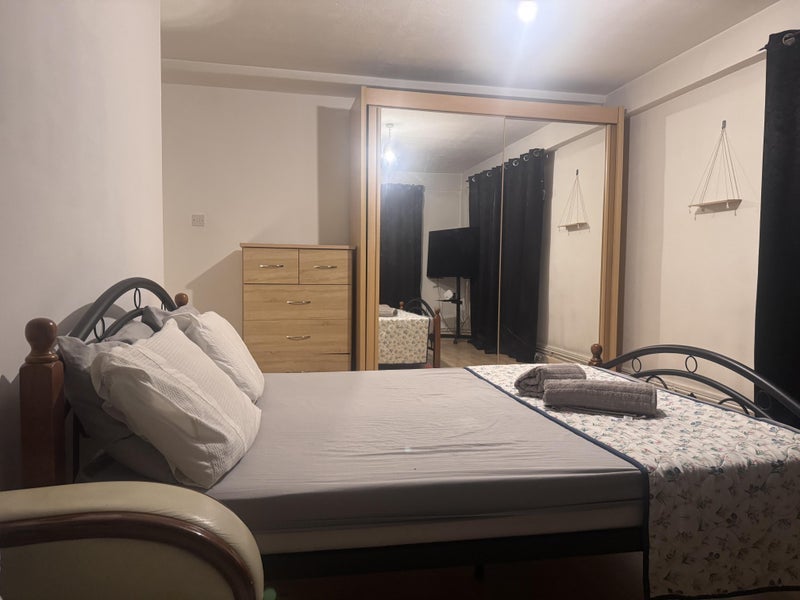 Flat Bethwin Road in Greater London