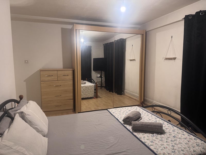 Flat Bethwin Road in Greater London