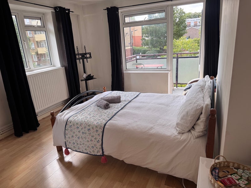 Flat Bethwin Road in Greater London