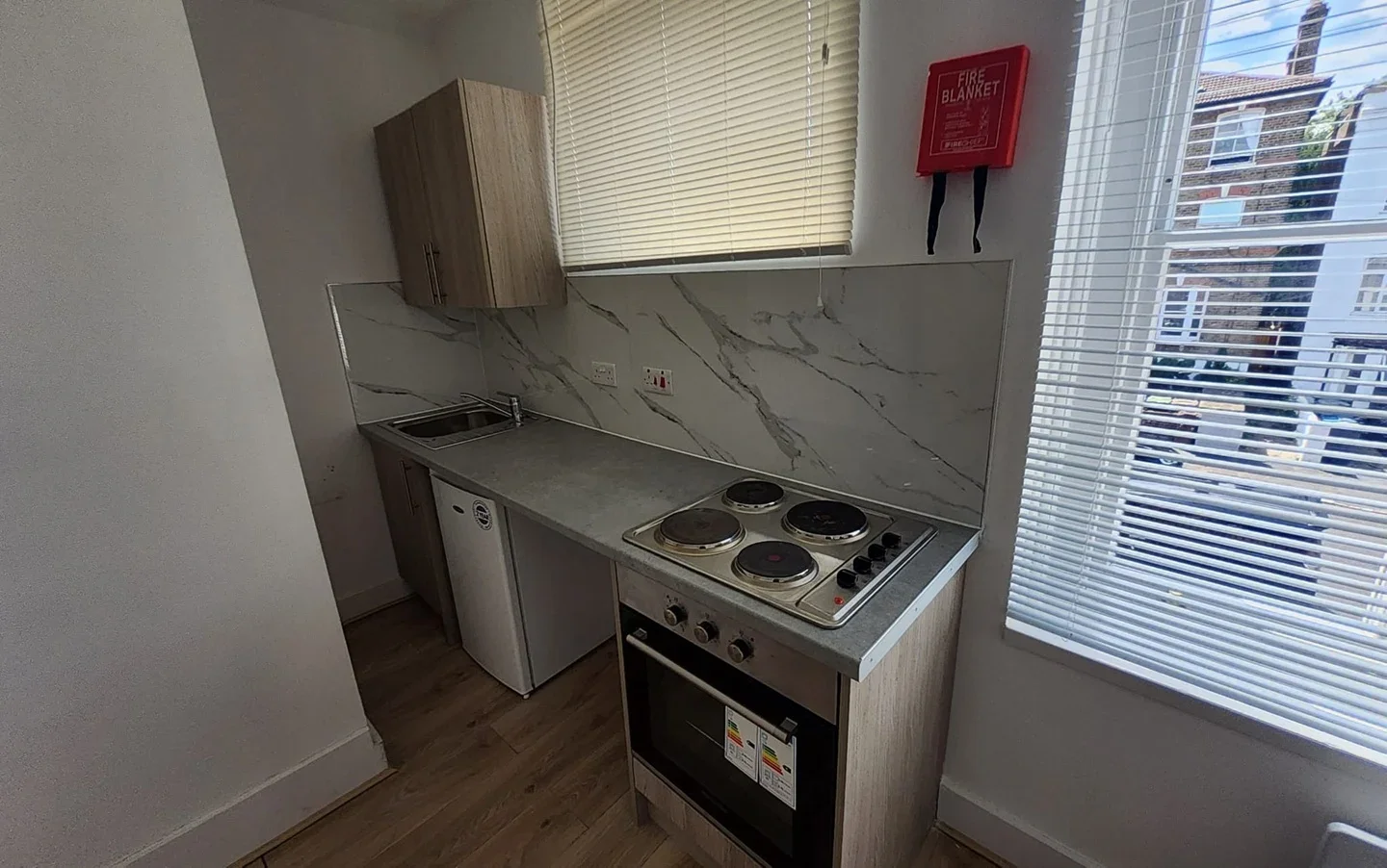 Flat Elgin Road in Greater London