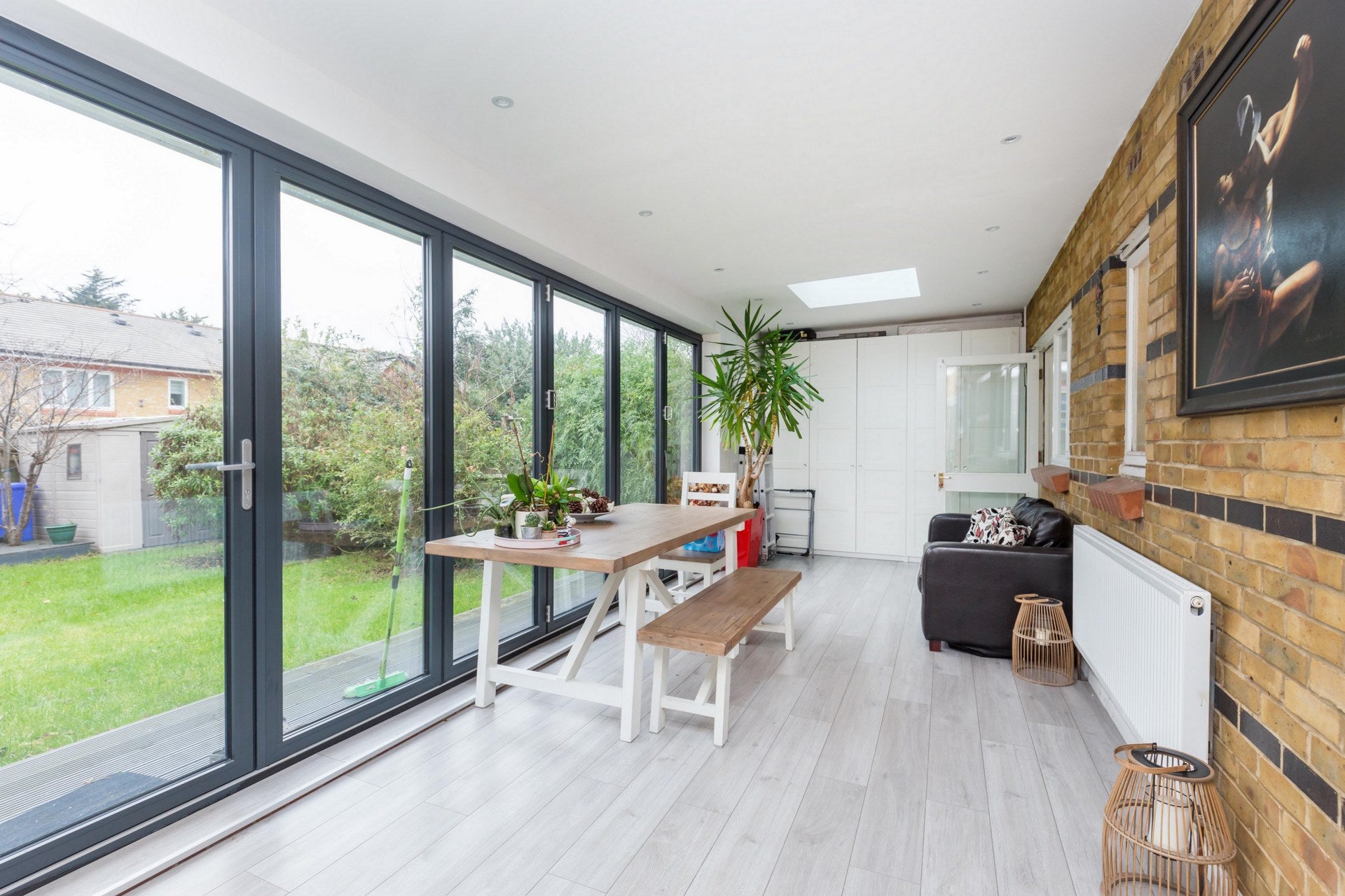 House Myddleton Avenue in Greater London