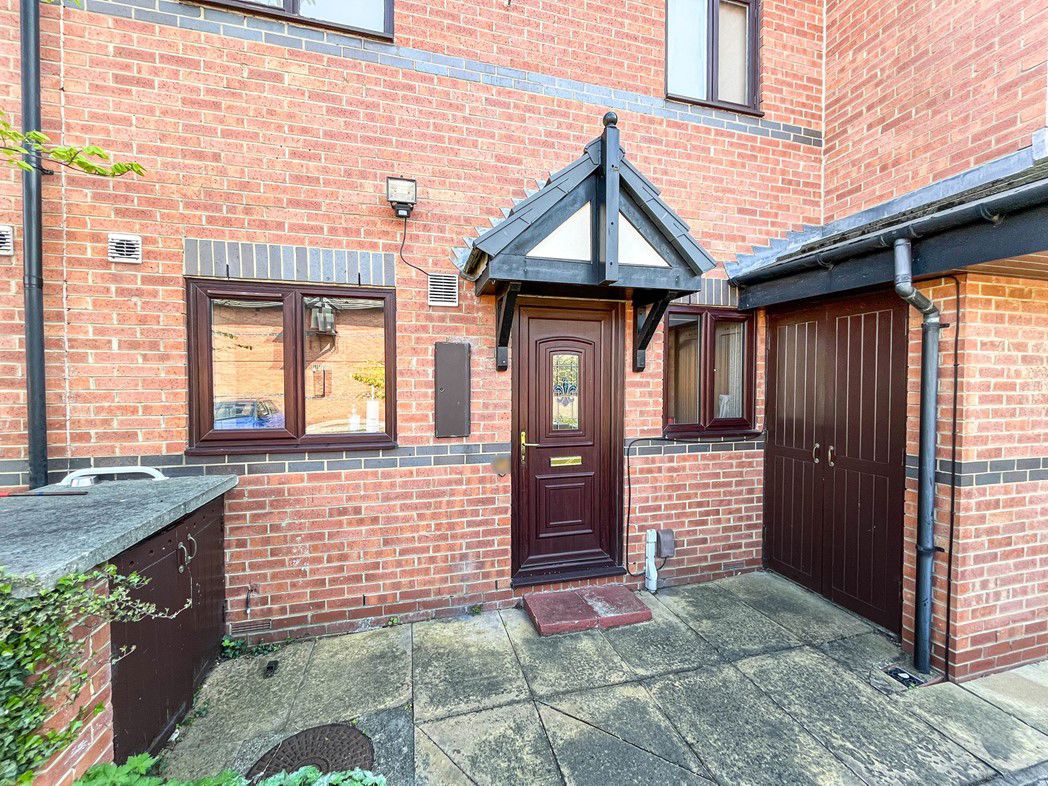 Flat Shipley Court in Gateshead
