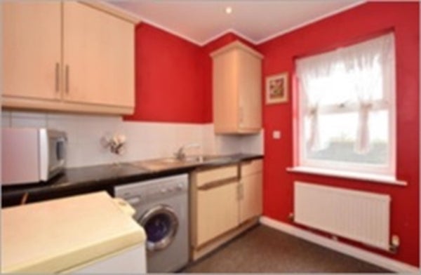 Flat Glandford Way in London