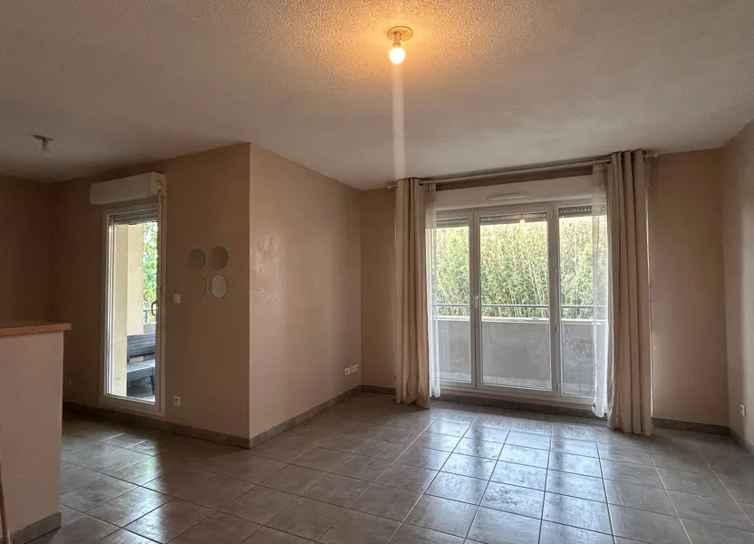Flat Allée de l'Amérique Latine in Nîmes