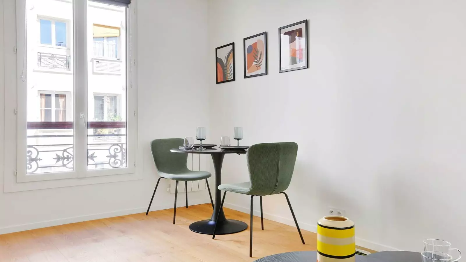 Flat Passage Roux in Paris