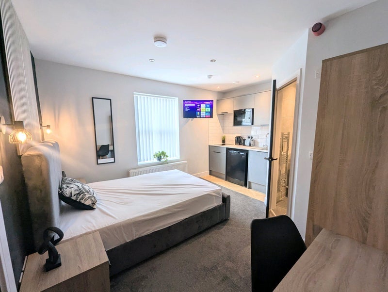 Room Boothen Old Road in Stoke-on-Trent