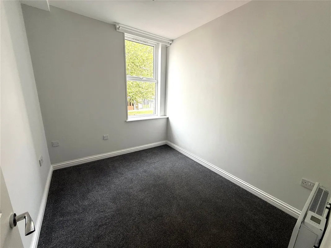 Flat Fishponds Road in Bristol