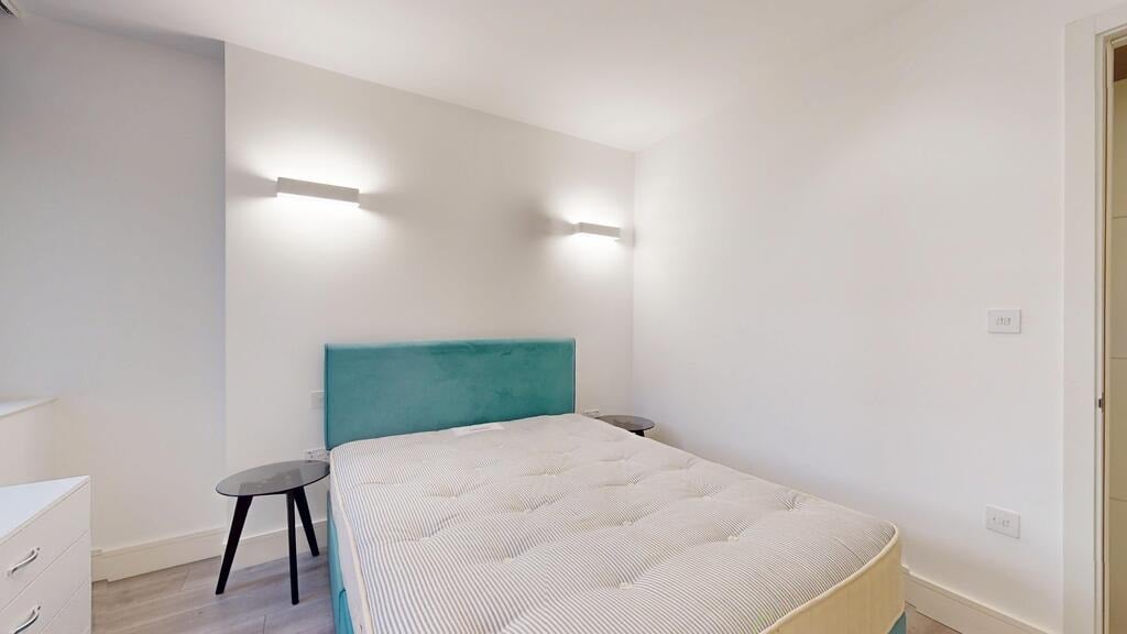 Flat Great West Road in Greater London