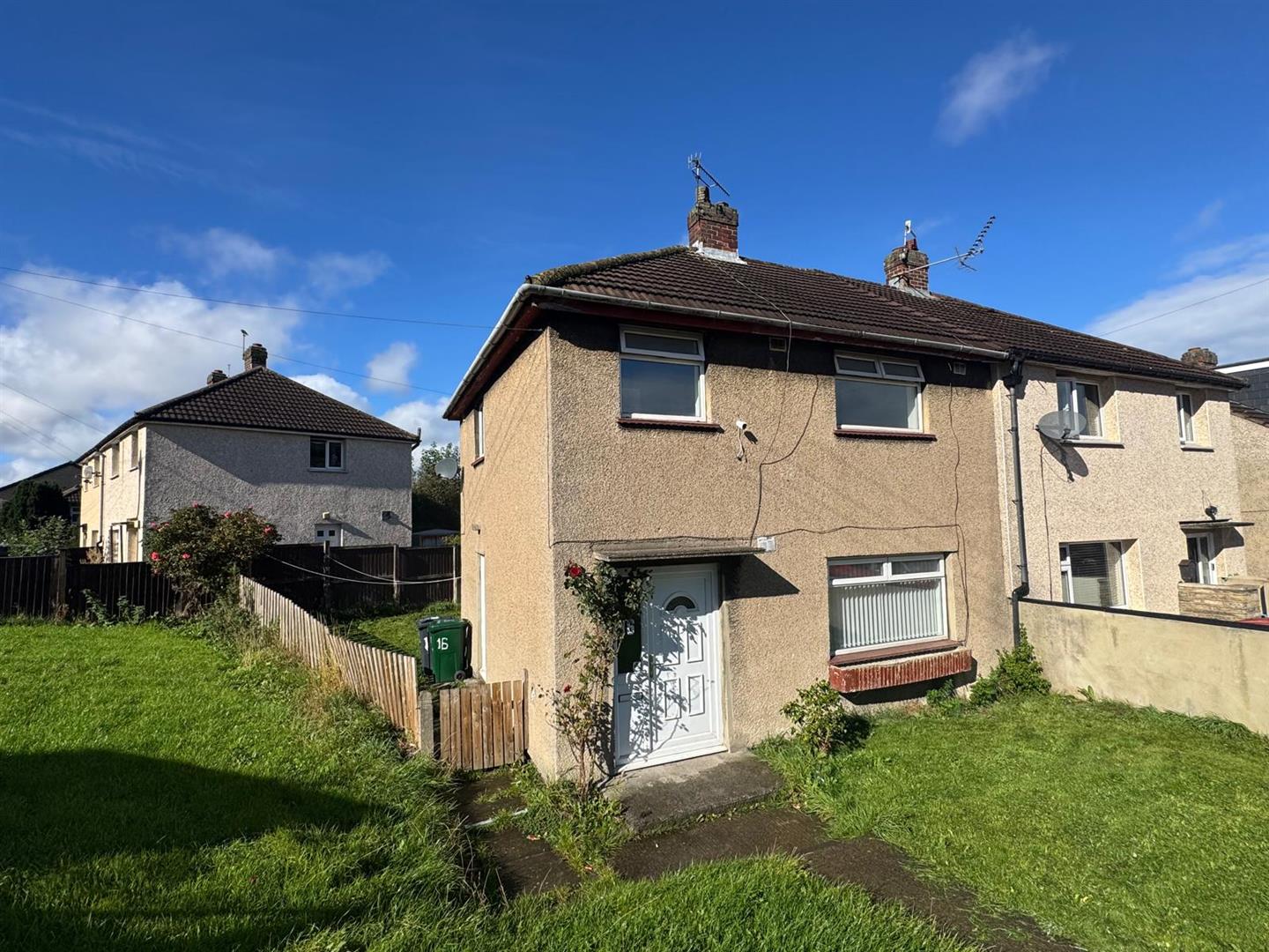 House Summerlands Grove in Bradford