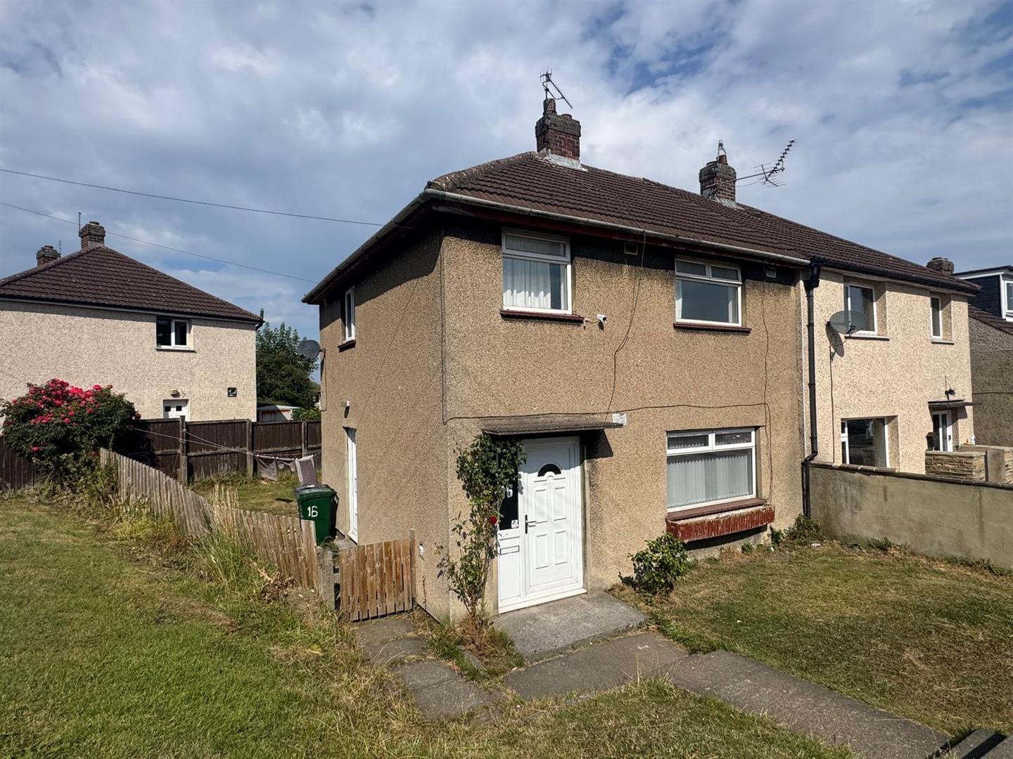 House Summerlands Grove in Bradford