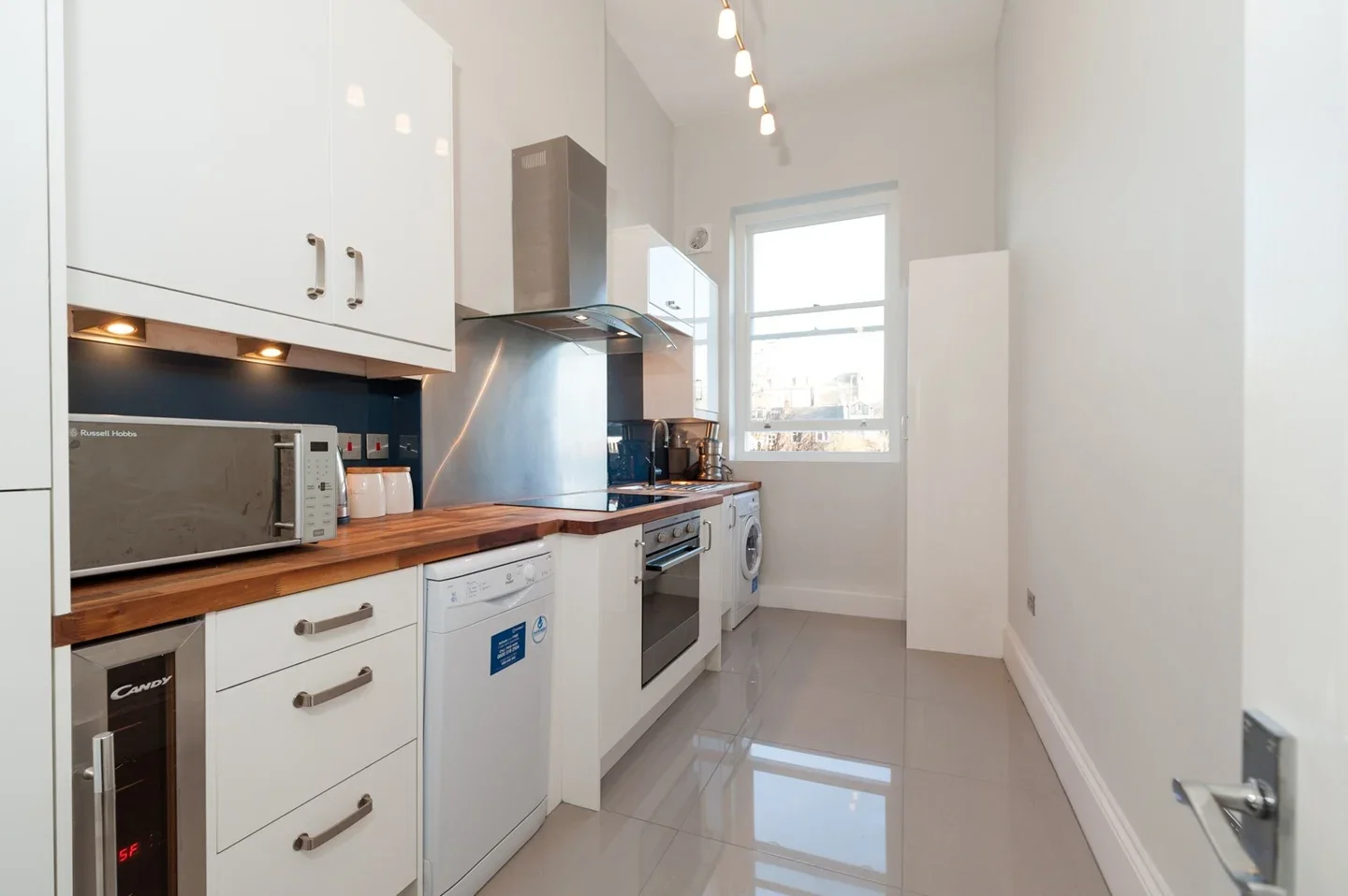 Flat Sinclair Road in Greater London