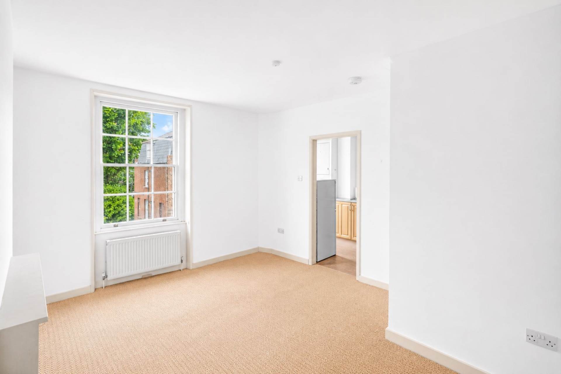 Flat Liverpool Road in Greater London