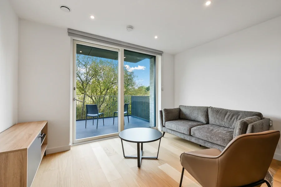 Flat Hale Wharf in Greater London