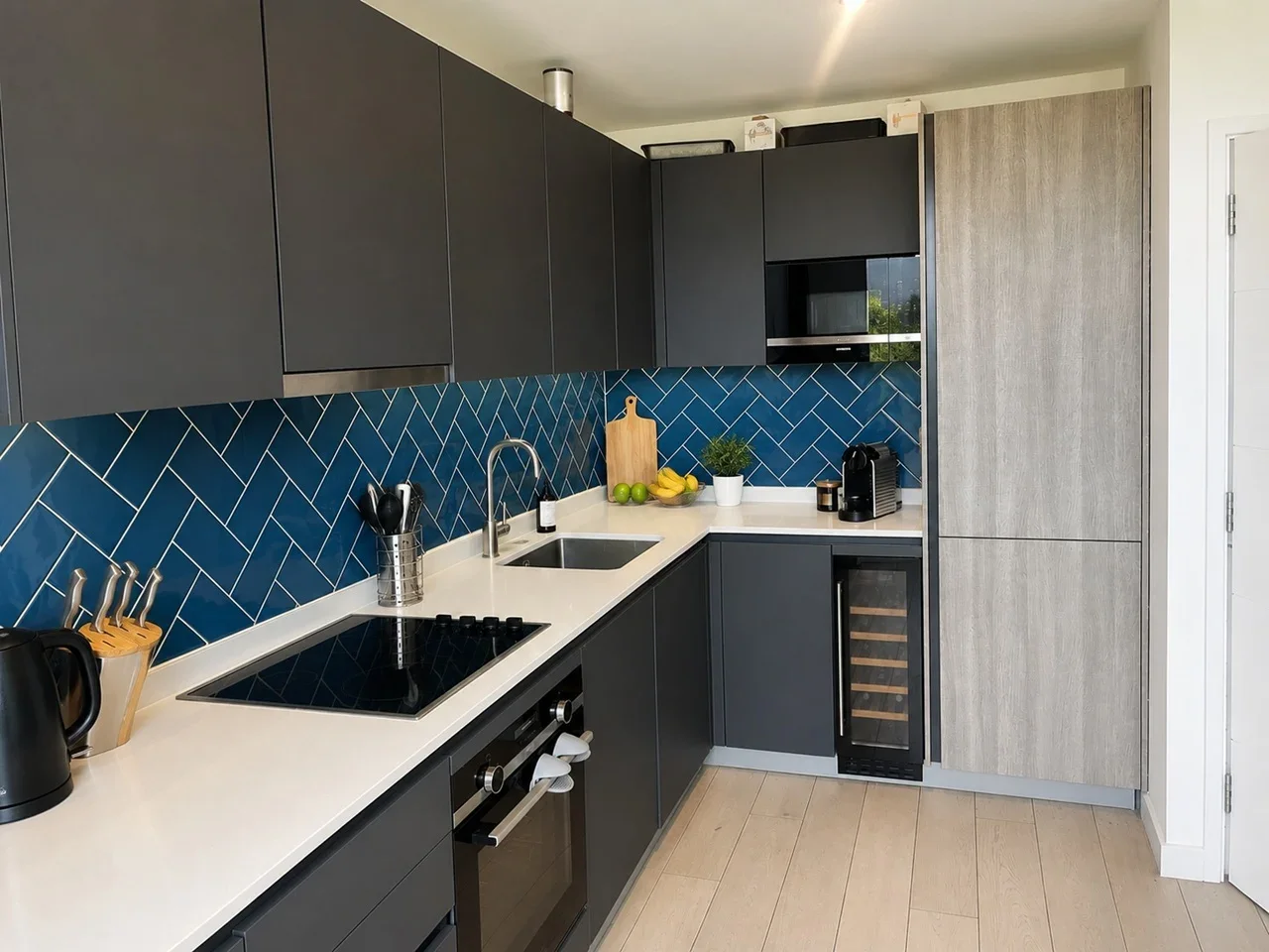 Room Cremer Street in Greater London