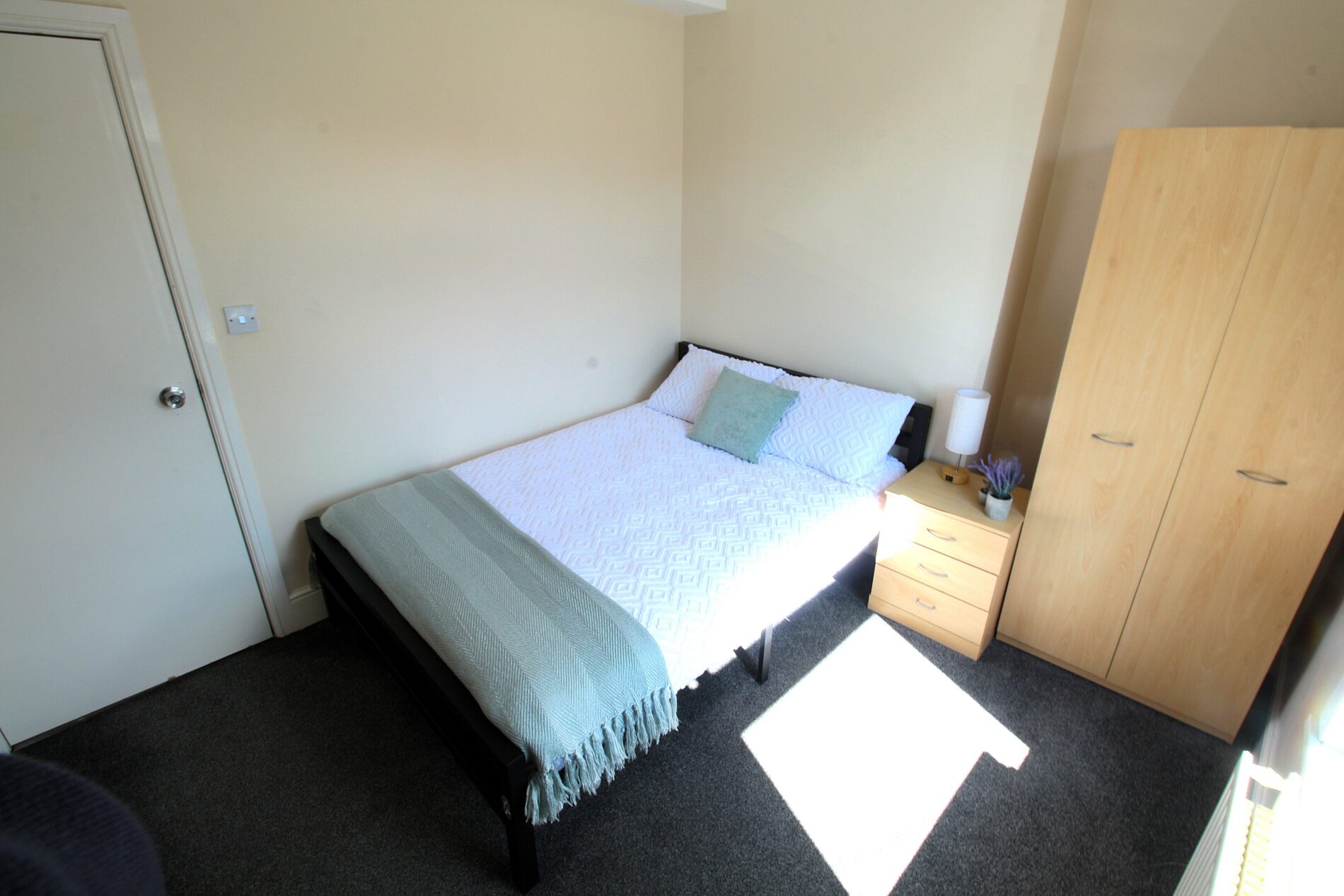 Room Carholme Road in Lincoln