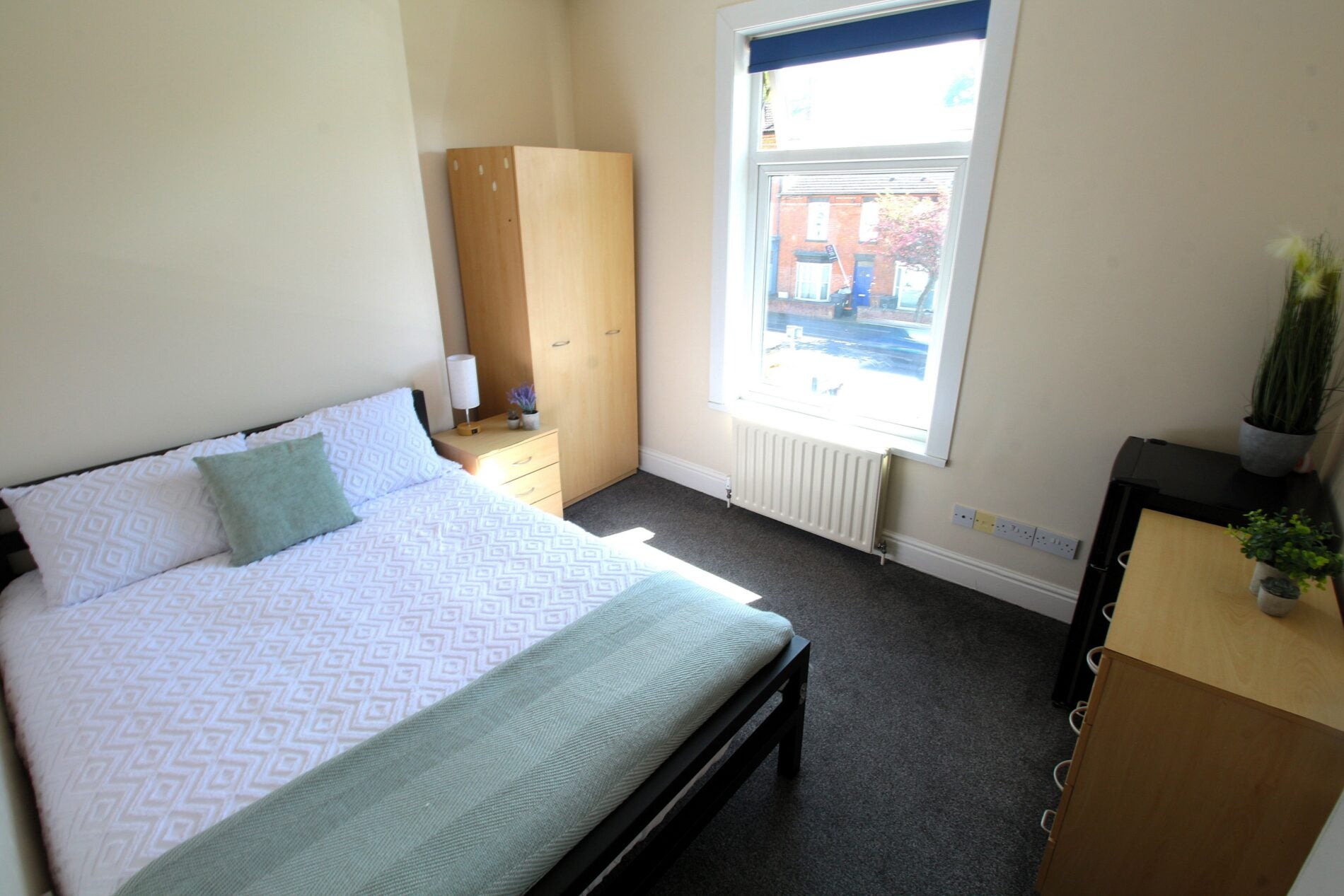 Room Carholme Road in Lincoln