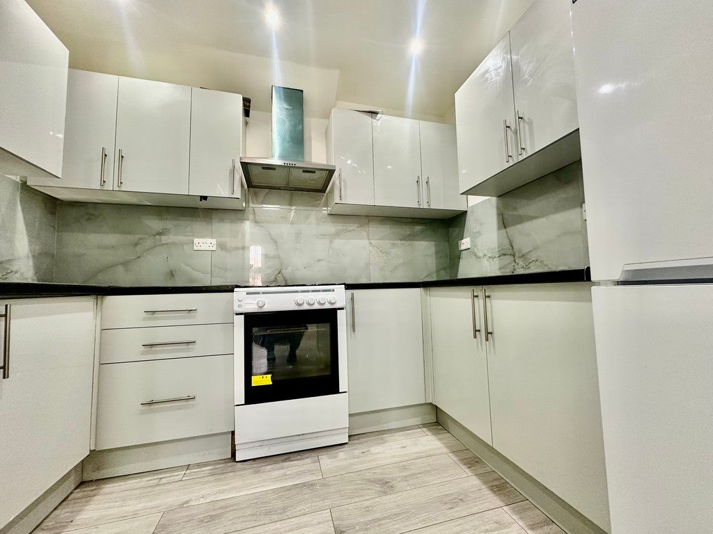 Flat Eton Road in Greater London