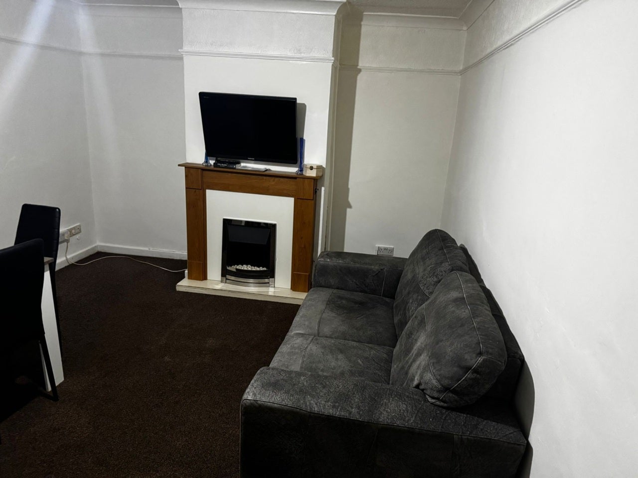 Room Thelwall Avenue in Manchester