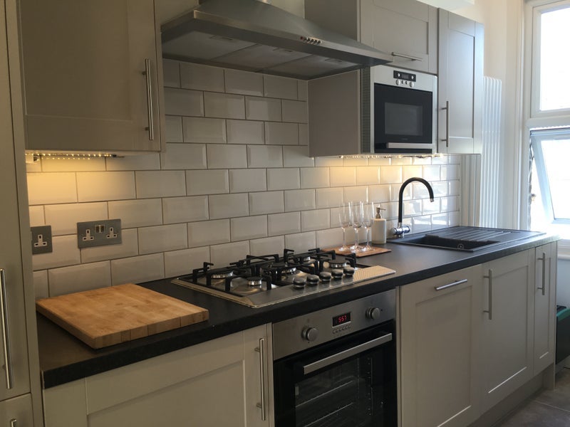 Room Fermoy Road in City of Westminster