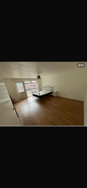 Room Westfield Road in Leeds