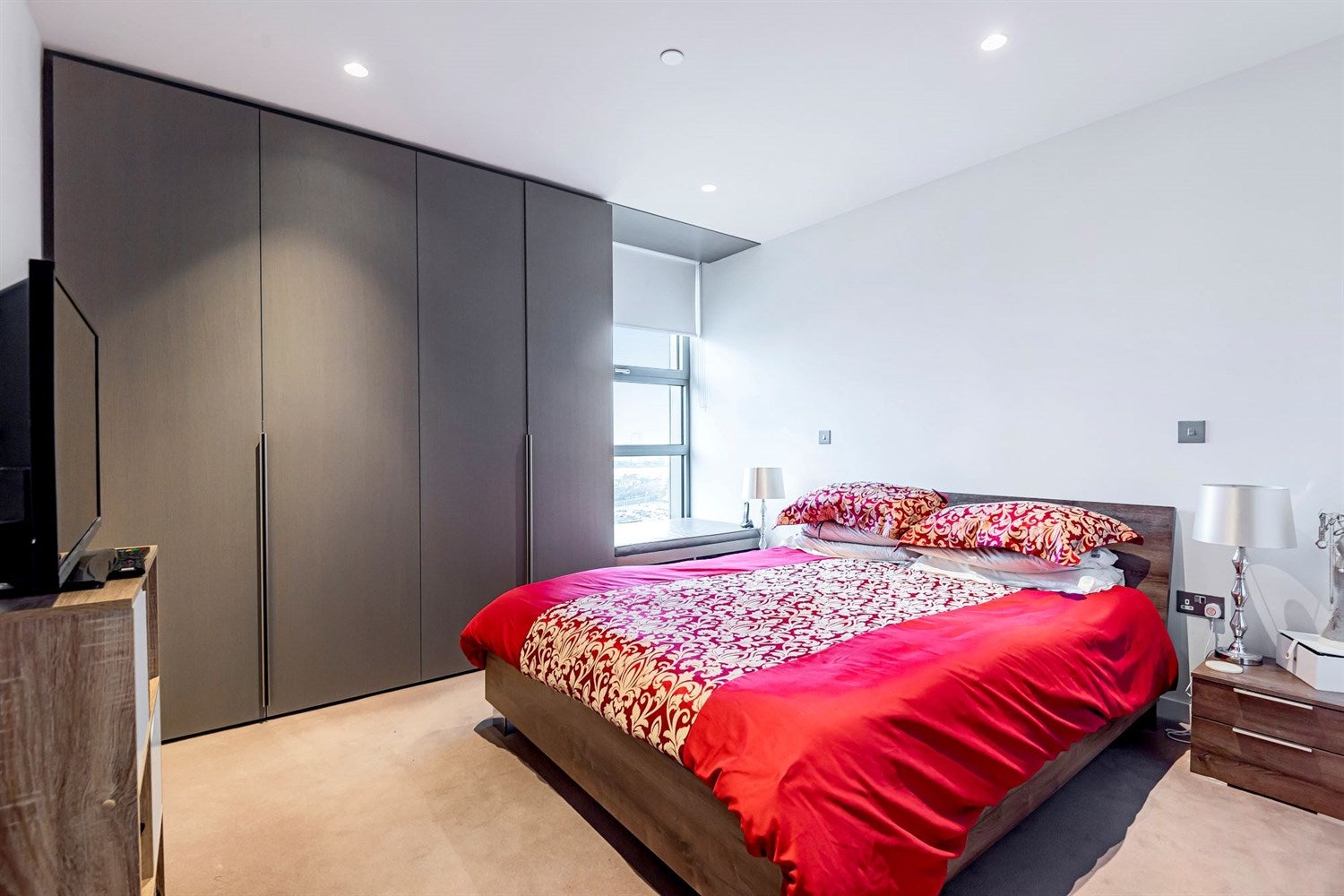 Flat Pilot Walk in Greater London