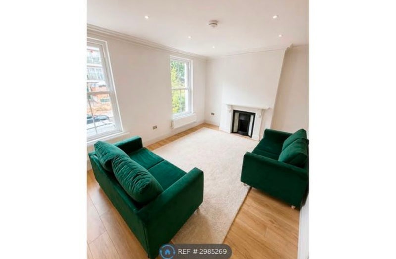 Room Grafton Road in Greater London