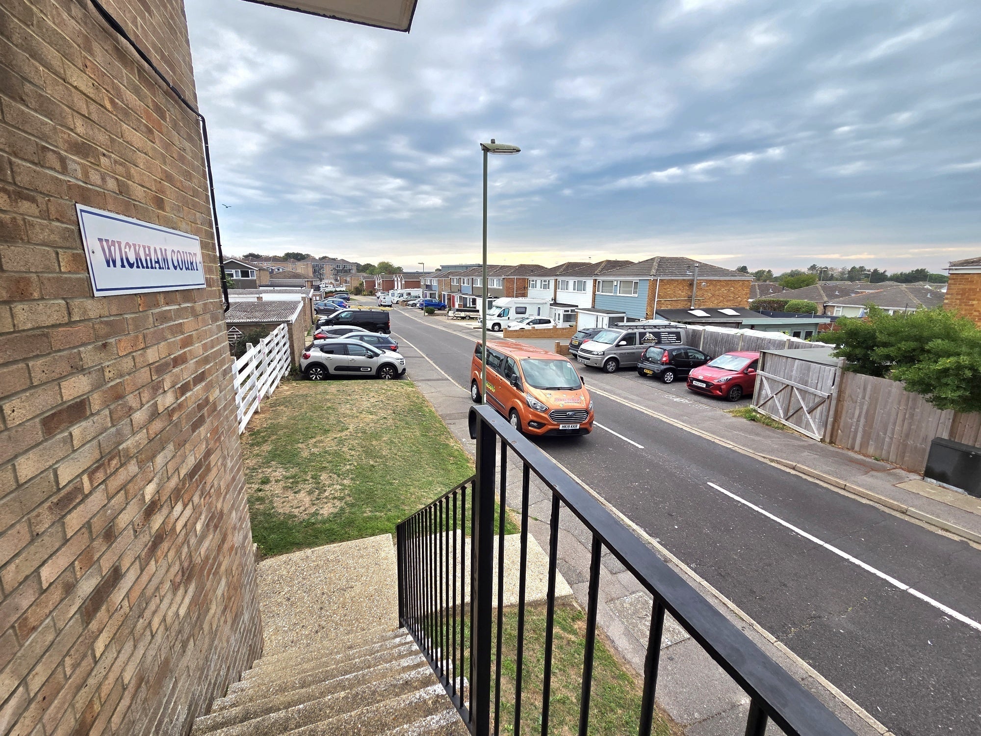 Flat Gale Moor Avenue in Gosport