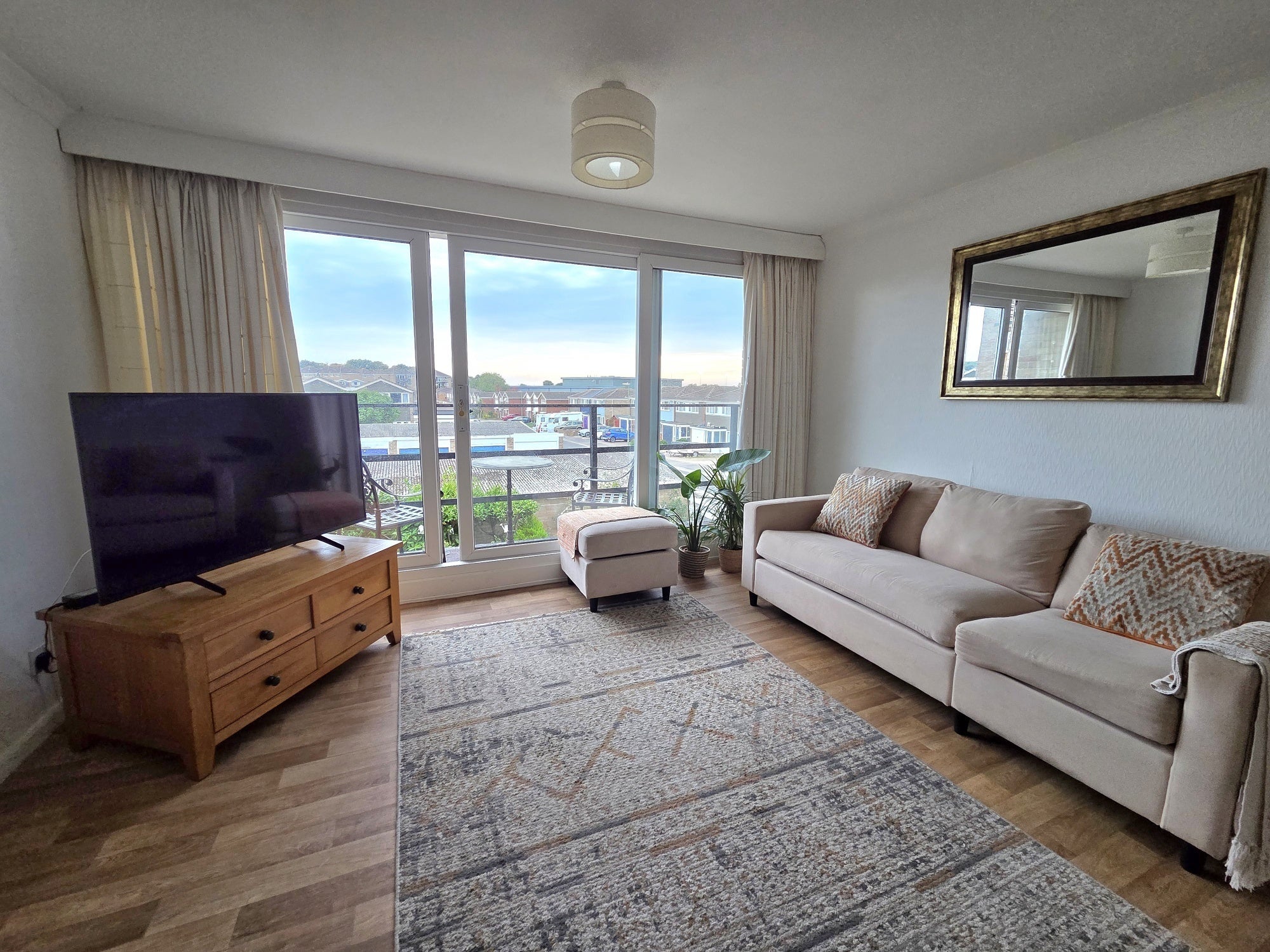 Flat Gale Moor Avenue in Gosport
