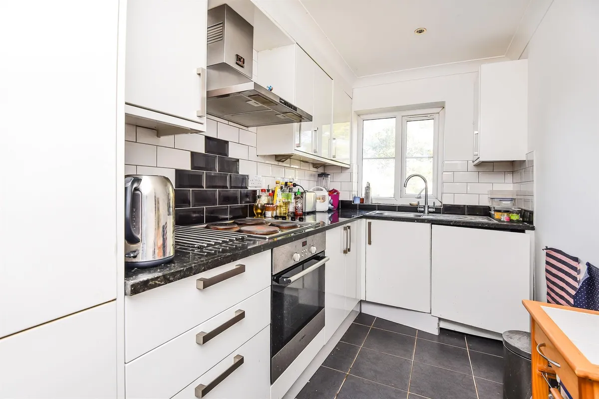 Flat Princes Way in Greater London
