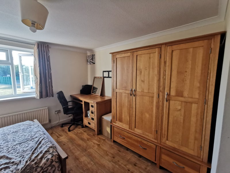 Room Damson Grove in Slough
