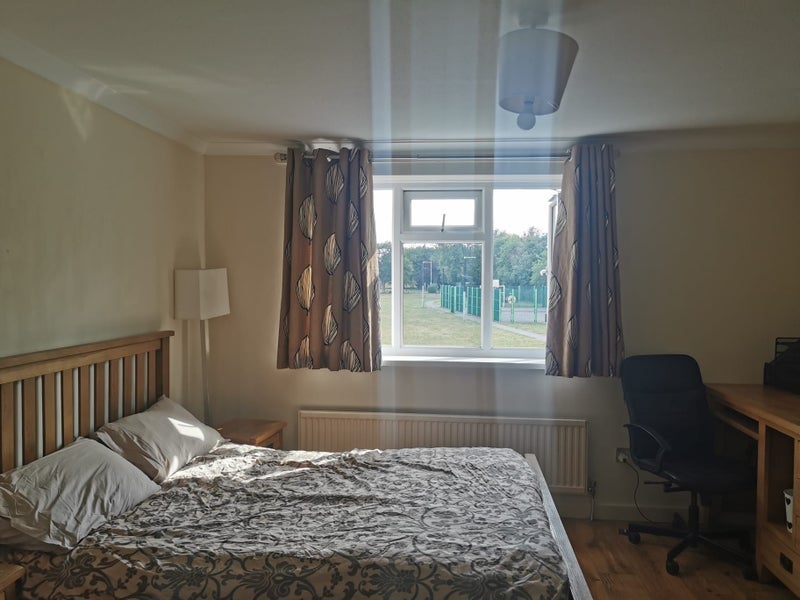 Room Damson Grove in Slough