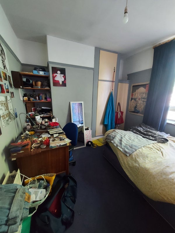 Room Barnsfold Avenue in Manchester