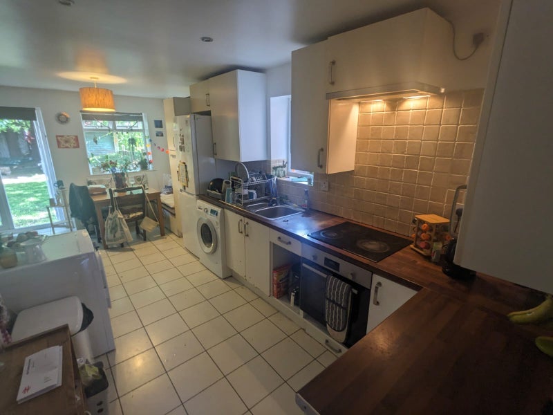 Room Barnsfold Avenue in Manchester